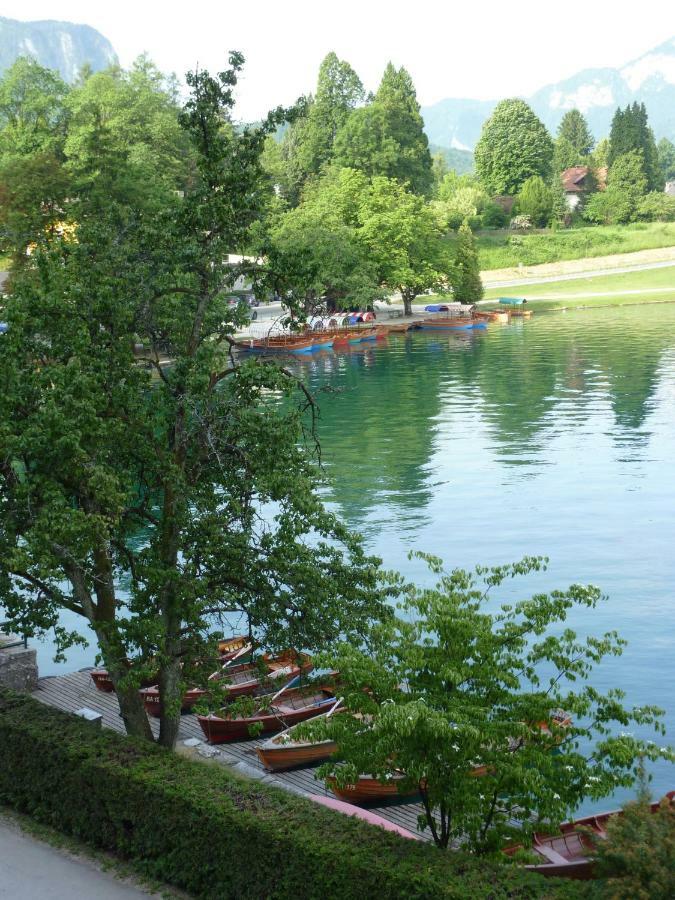 Pletna Lake View Apartment Bled Bagian luar foto