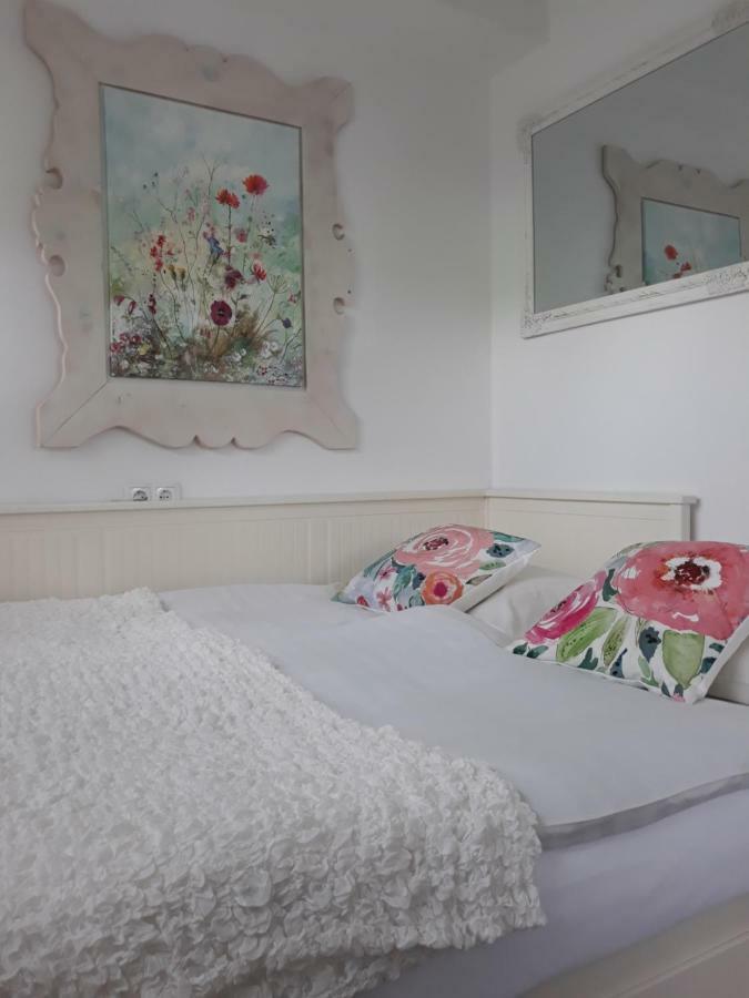 Pletna Lake View Apartment Bled Bagian luar foto