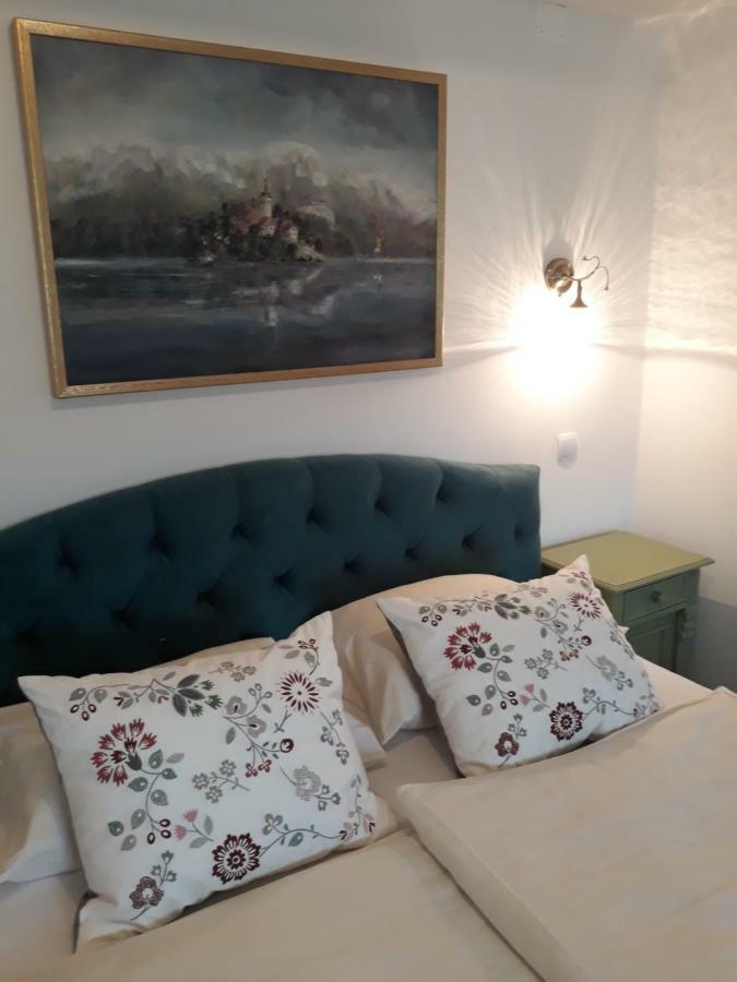 Pletna Lake View Apartment Bled Bagian luar foto